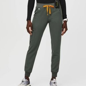 Figs Moss Green Zamora